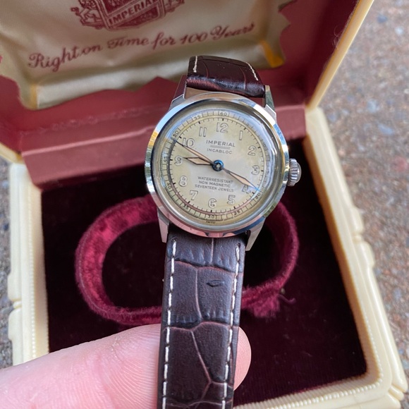 NOS 1944 Imperial Swiss Watch - Picture 10 of 17